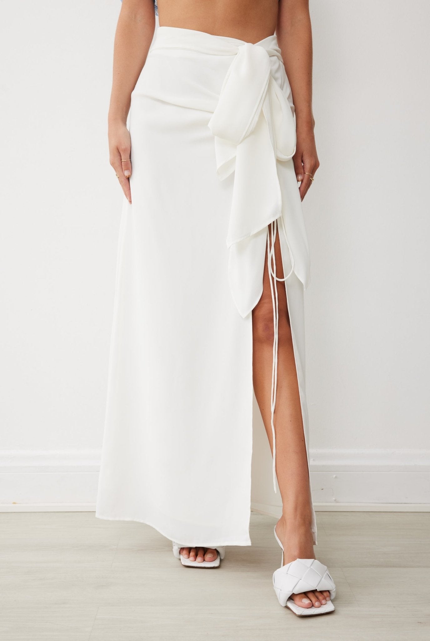South Skirt in White - BOSKEMPER